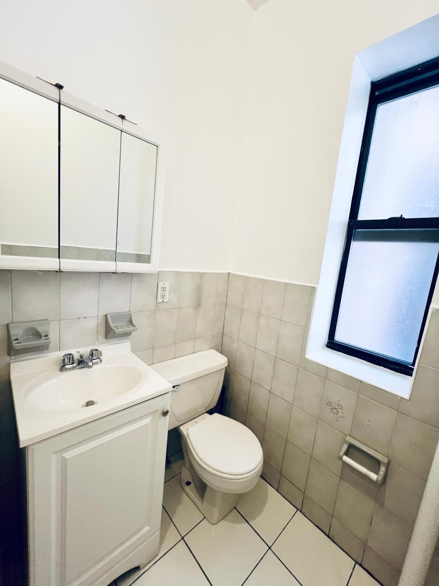 3 Bd Cozy Unit Next To Columbia * New York